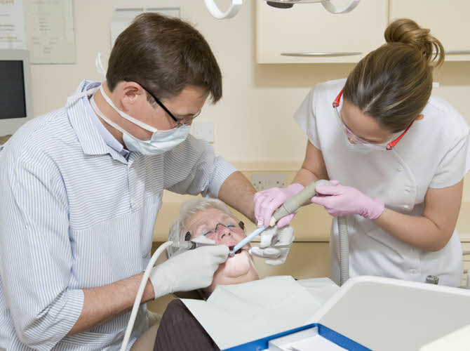 Looking for a dentist office that offers urgent care appointments? At Parkway Dental we understand dental emergencies and offer same day appointments to see our dentists.